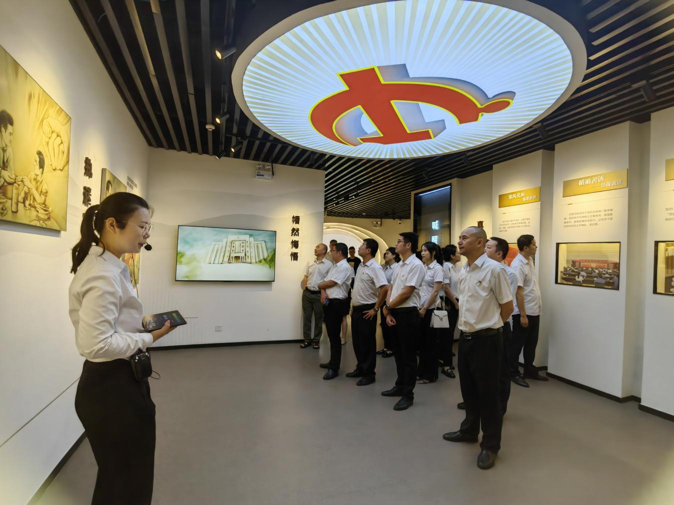 市秦巴農(nóng)擔(dān)公司開展“學(xué)習(xí)黨規(guī)黨紀(jì)、筑牢廉潔底線”黨紀(jì)學(xué)習(xí)主題黨日活動(dòng)